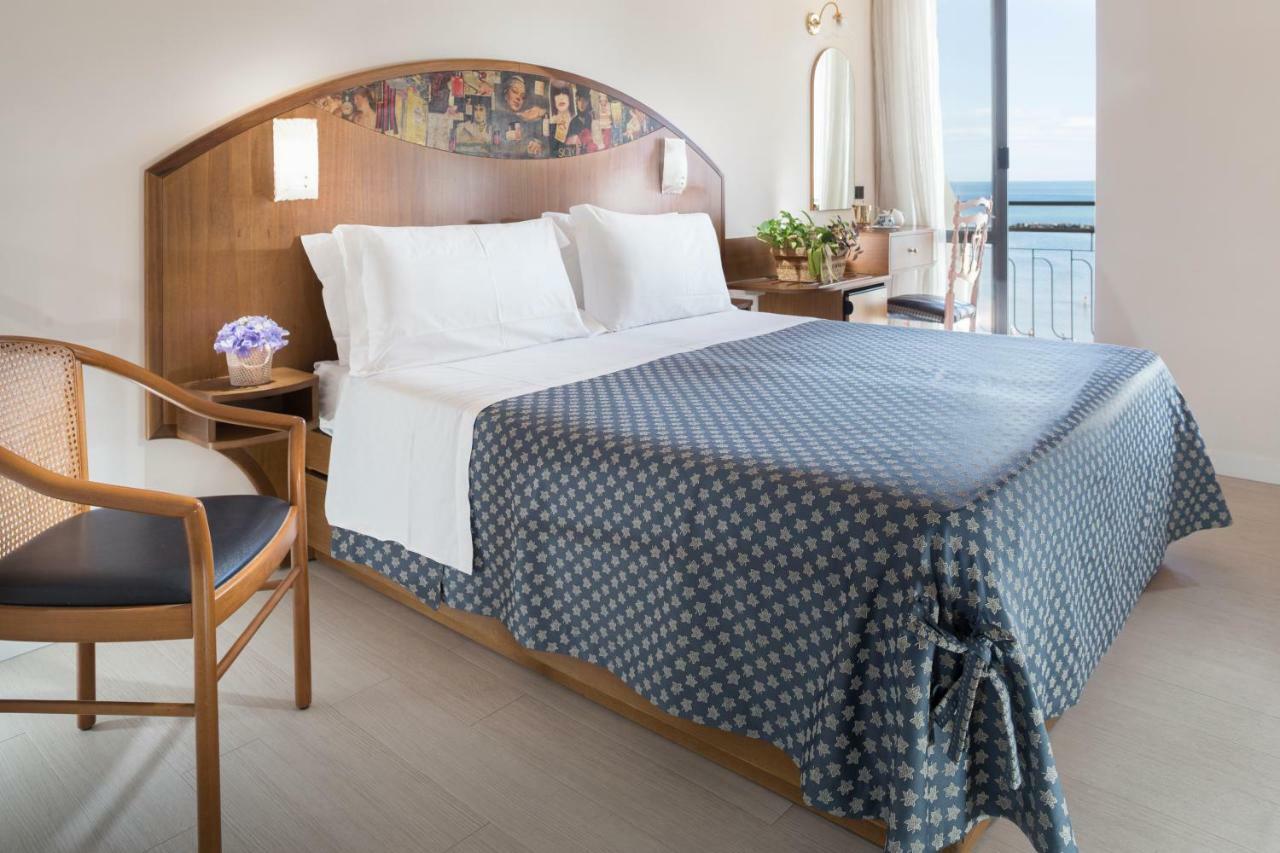 Hotel Strand ベラーリア・イジェア・マリーナ エクステリア 写真